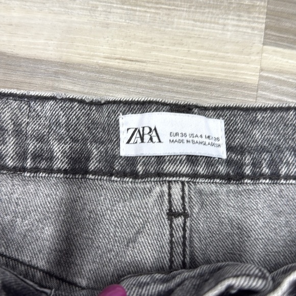 Zara Gray Frayed Jean Shorts size 4 - Picture 5 of 8